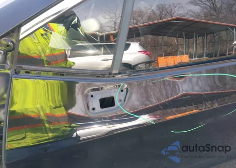 2018 Honda Clarity Plug-In Hybrid Touring z USA, uszkodzony, nr VIN JHMZC5F34JC002068